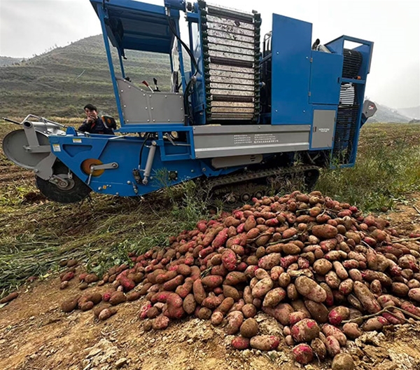 自走聯(lián)合收獲機(jī)